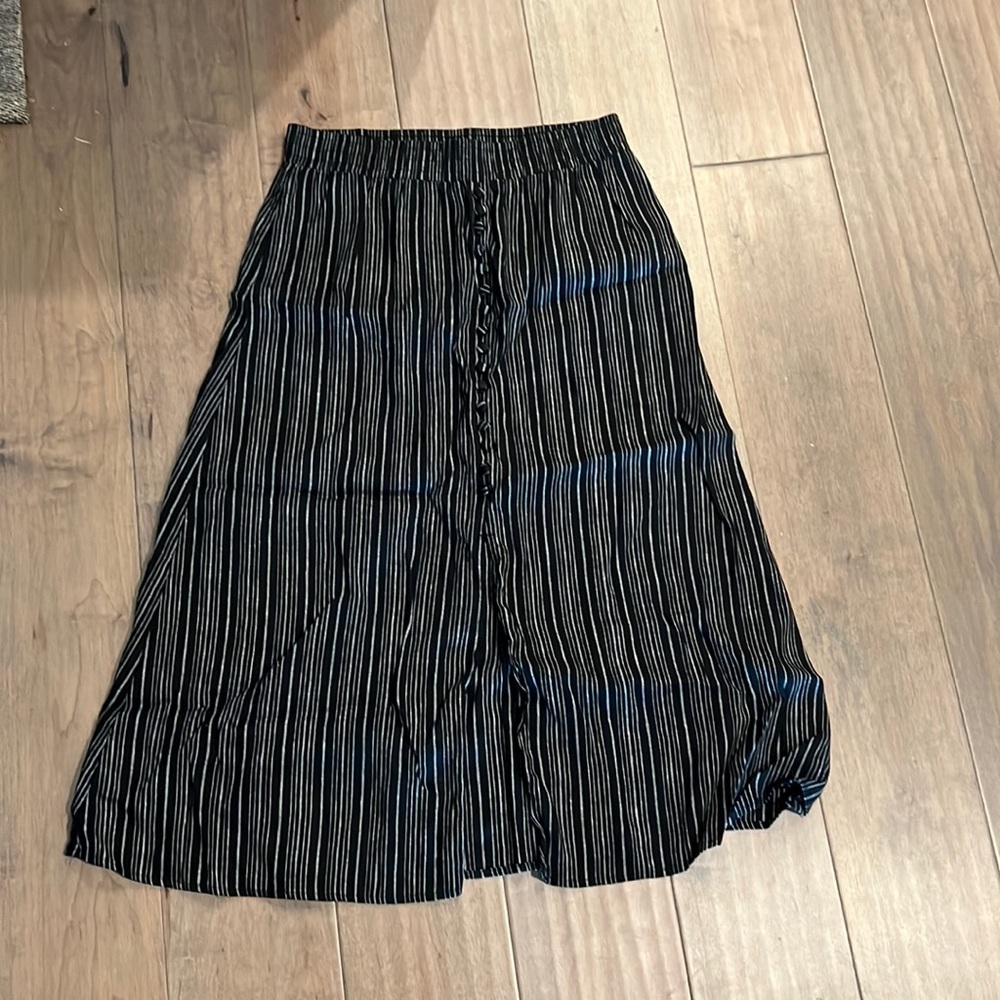 LOFT - long women’s skirt. Size XS